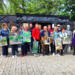 Участники вернисажа в "Донецкой наковальне"